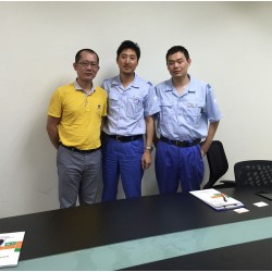 Discussing technical solutions in Japanese company