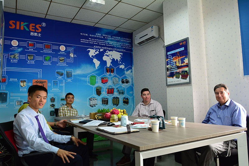 clients-visit-sikes-010-html